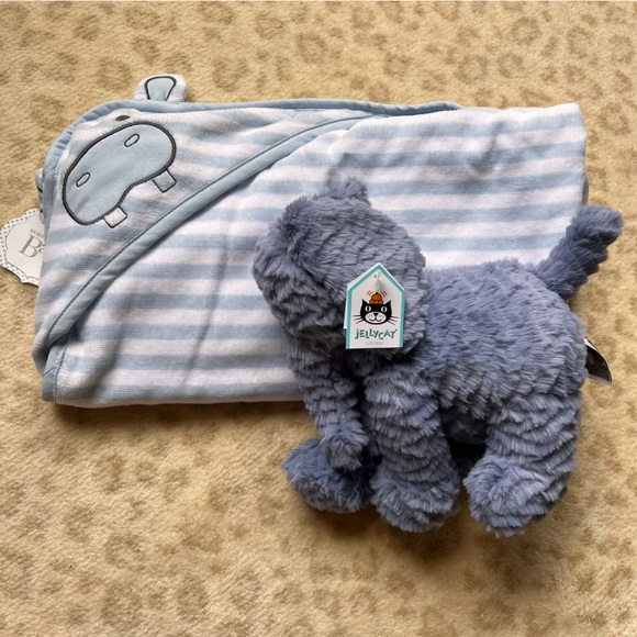 Nordstrom Other - Baby boy hooded towel and jelly cat medium fuddlewuddle elephant